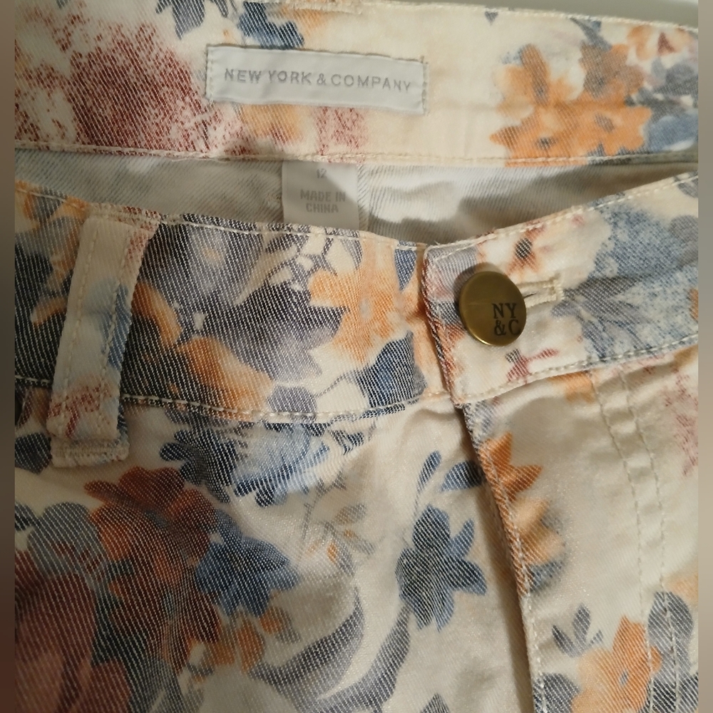 New York & Company Floral Jeans‎ - Picture 6 of 9